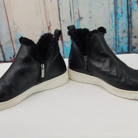 Aquatalia Sherpa Lined Sneakers‎ - Picture 5 of 9
